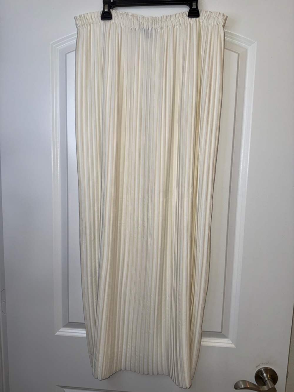 EUC Banana Republic Pleated Maxi Skirt